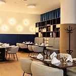 Courtyard By Marriott 4*