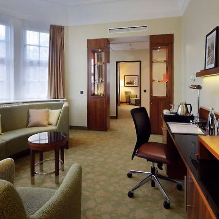 Courtyard By Marriott Hotel 4*