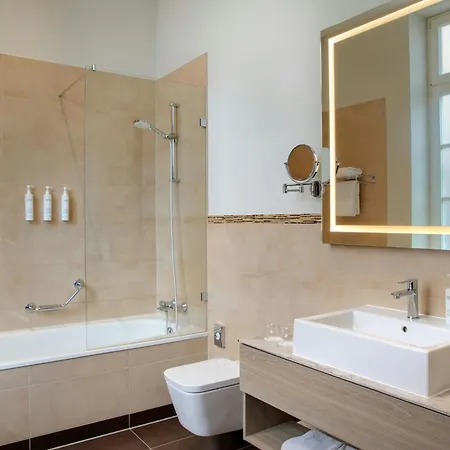 Courtyard By Marriott Hotel