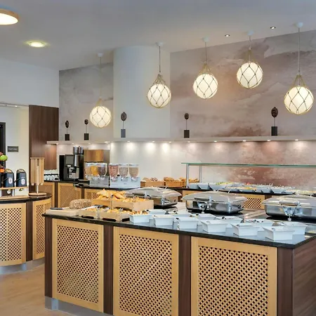 Courtyard By Marriott Brémy