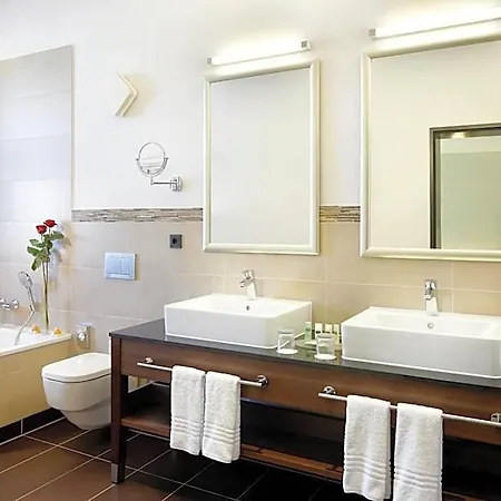 Courtyard By Marriott