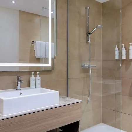Courtyard By Marriott