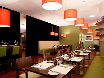 Courtyard By Marriott Otel