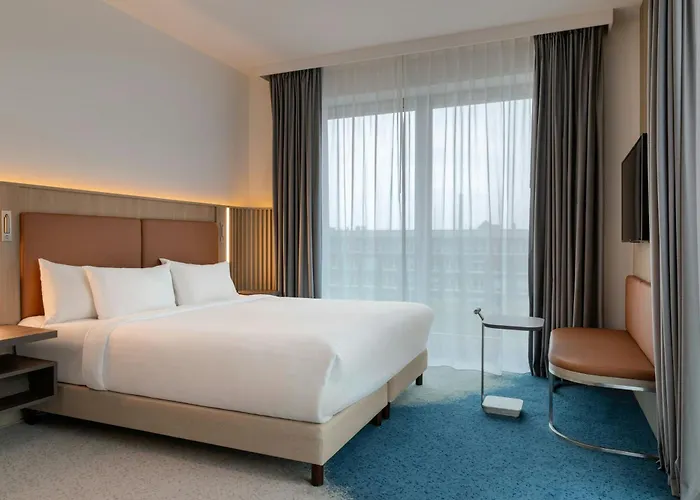 Courtyard By Marriott Otel